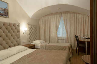 Гостиница Империал Геленджик Трехместный номер " Комфорт" без балкона-1