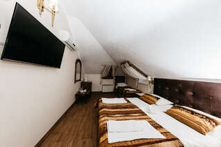 Гостиница Империал Геленджик Трехместный номер " Комфорт" без балкона-7